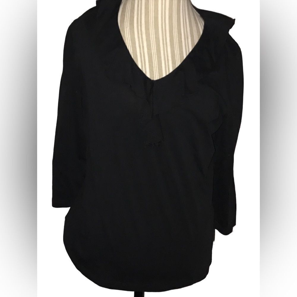 Jones New York Sport size XL v-neck with ruffle accent perfect condition